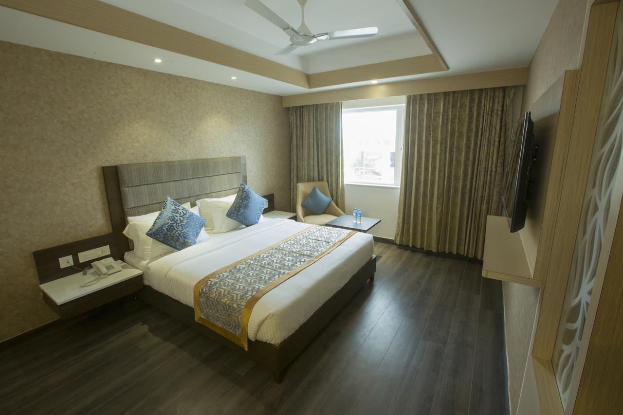 Hotel Saradha Grande Pudukkottai Exterior photo